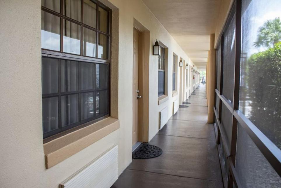 Inn On The Lakes Sebring Bagian luar foto